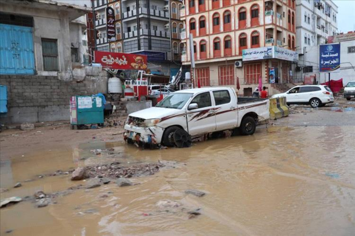 Violent torrents hit the city of Mukalla