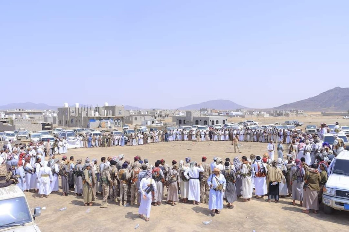 A protest stand in Marib to demand the release of a Yemeni general detained in Saudi Arabia