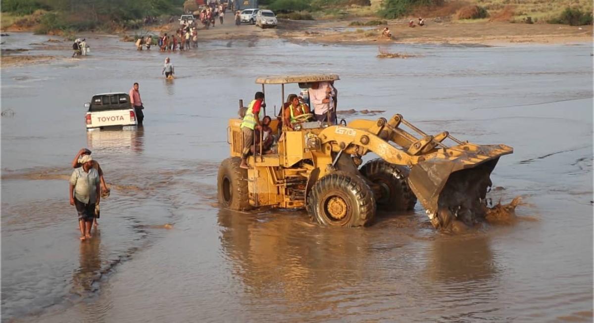 The Road Fund carries out interventions to open Wadi Hassan Road in Abyan after it was affected by floods