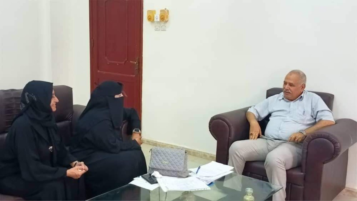 Al-Bishi discusses with the Noon Feminist Bloc its interventions in the psychiatric hospital in Aden