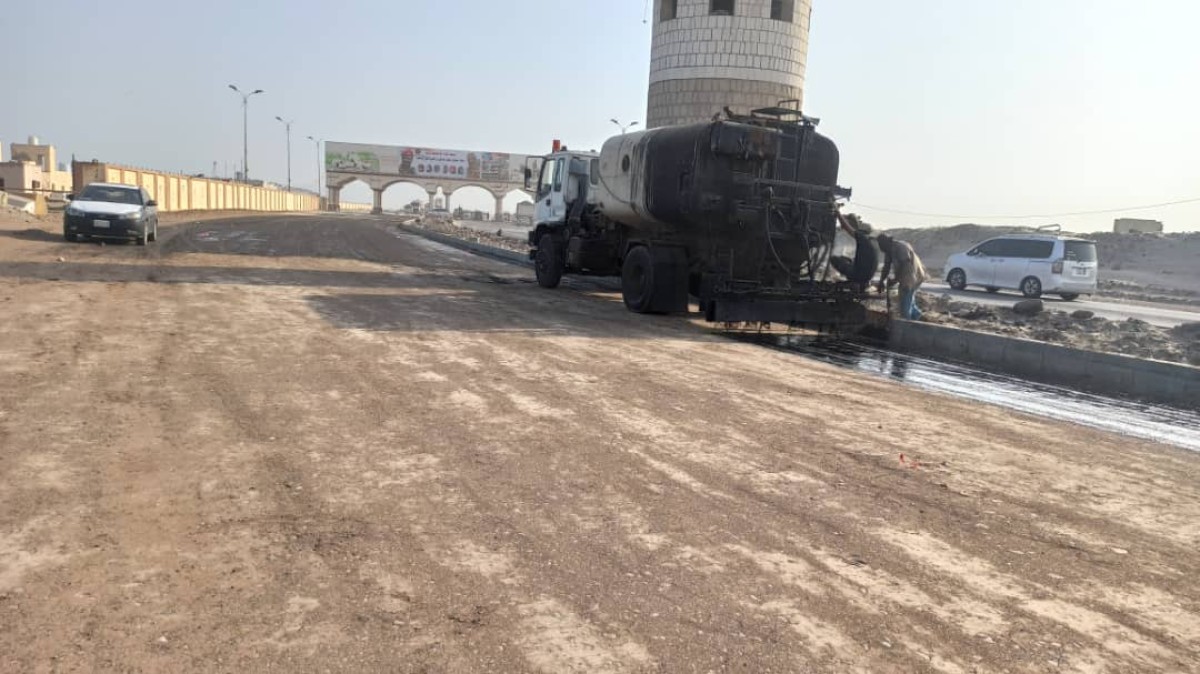 Spraying MC on the line in front of the flag point, the eastern entrance to the capital, Aden