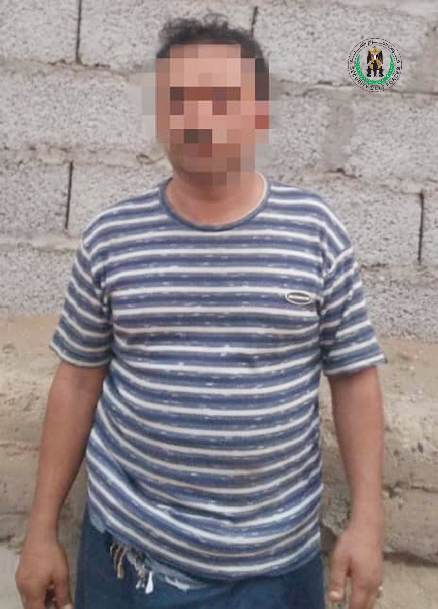 A drug smuggler was arrested in Lahj with a large quantity of pills