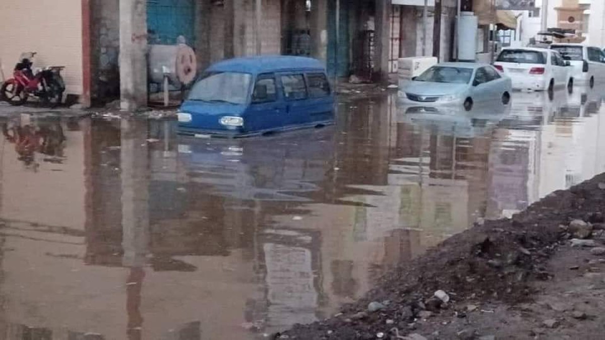 Rainwater floods the streets of Aden, and the authorities neglect to drain it after more than 15 hours