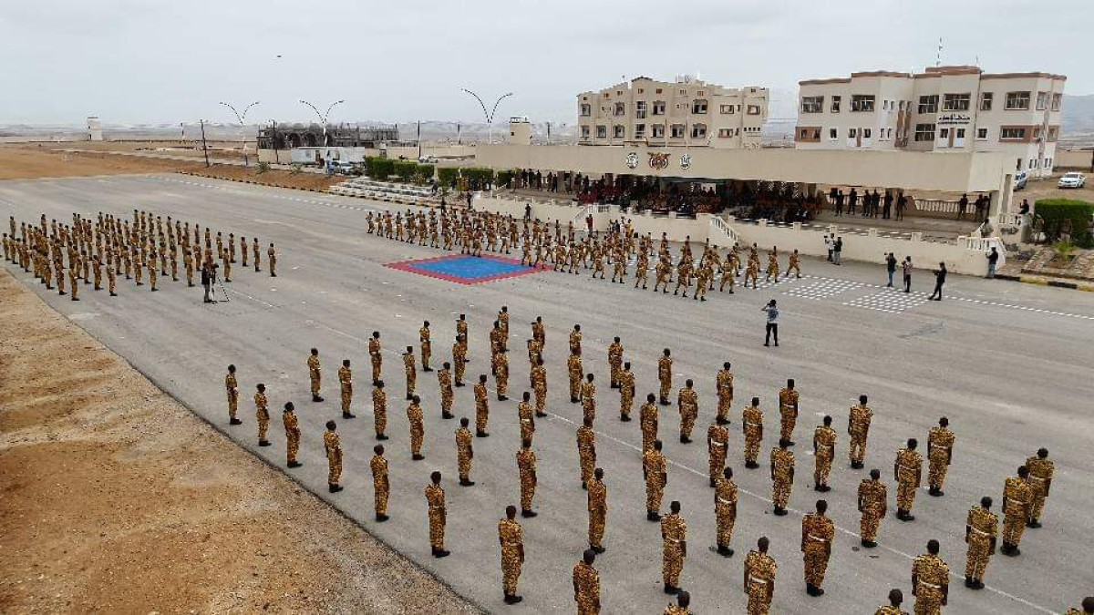 The Governor of Hadramaut witnesses the graduation of a new batch of Al-Sa'iqa in a solemn ceremony