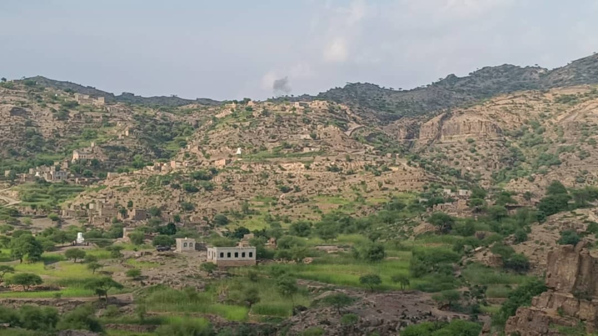 Houthi militias displaced hundreds of families in Lahj after targeting their homes and lands with heavy weapons