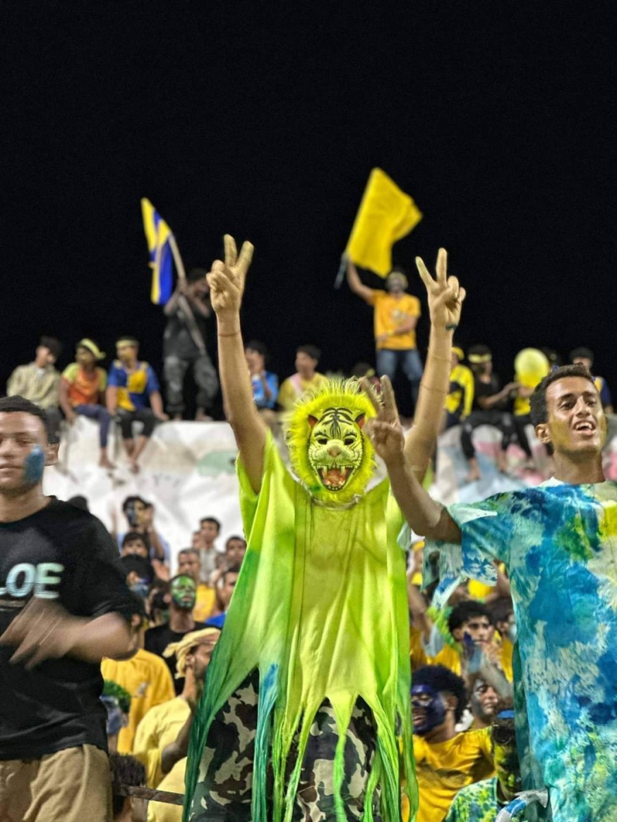 ملعب الحبيشي يشهد عودة الروح الجماهيرية في مباراة الشعلة والتلال لتحديد بطل كأس عدن - صور