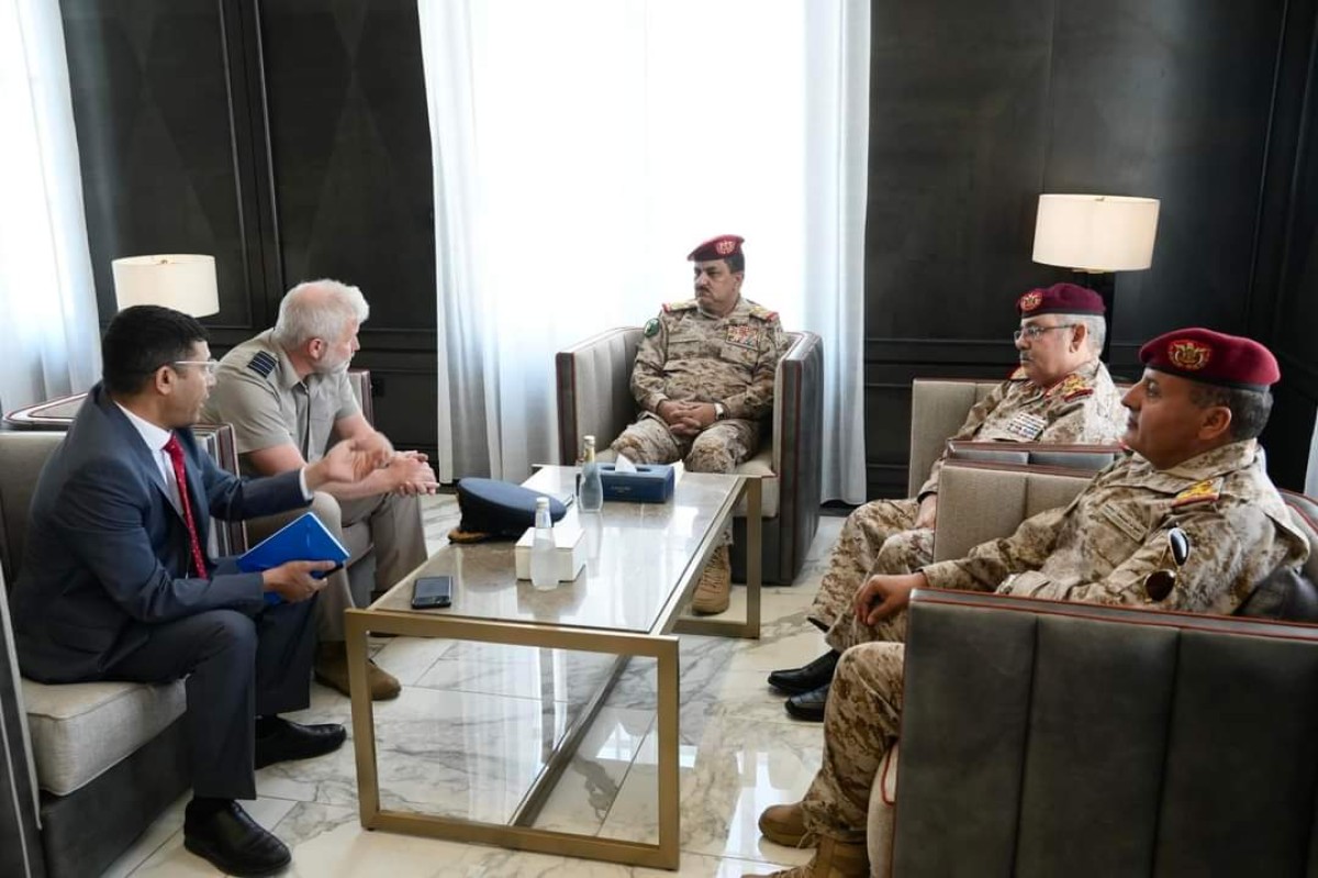 Al-Daari confirms the continued smuggling of weapons to the Houthis during his meetings with the British and French attachés