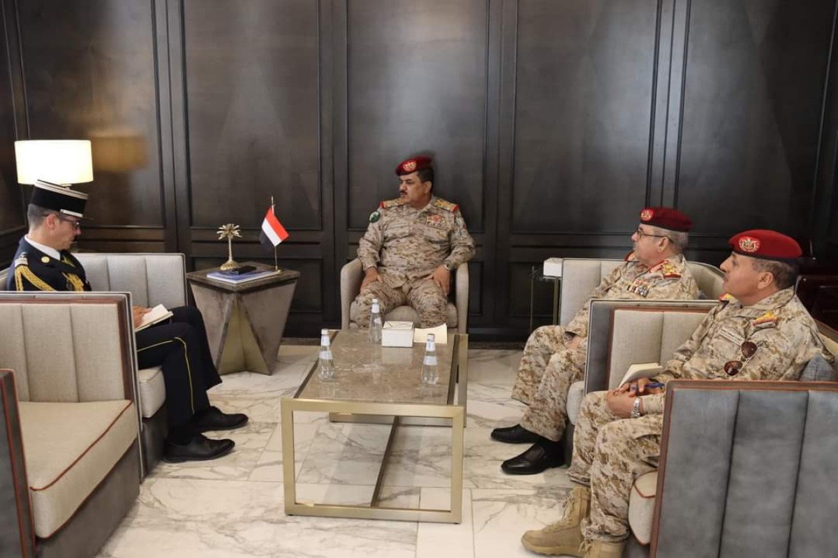 Al-Daari confirms the continued smuggling of weapons to the Houthis during his meetings with the British and French attachés