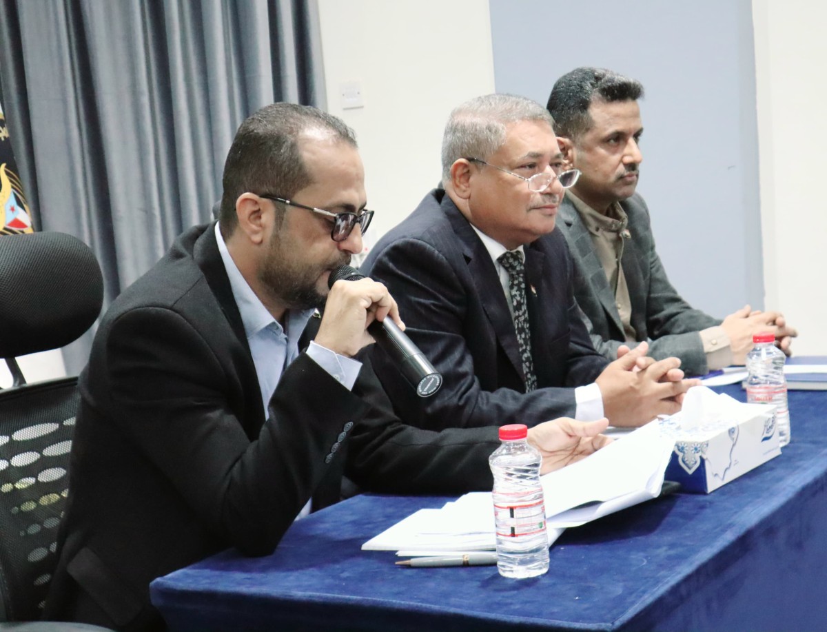 The transitional political body reviews the principles and strategies of the south in a panel discussion in the capital, Aden