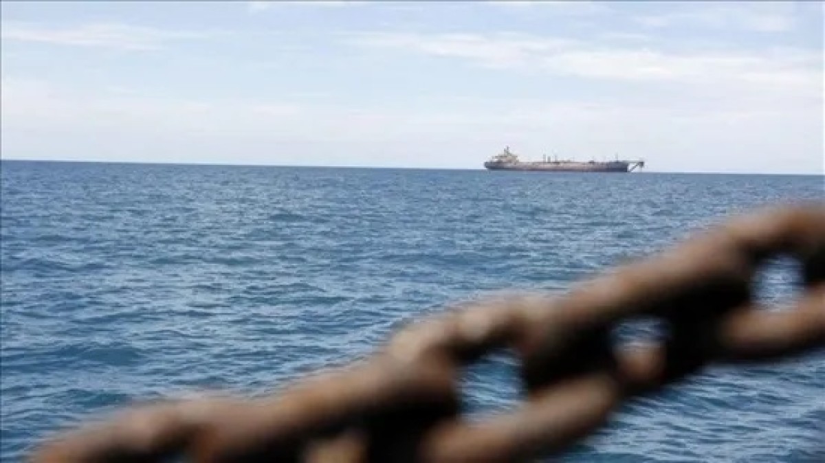 Targeting a ship with a drone boat off the coast of Hodeidah