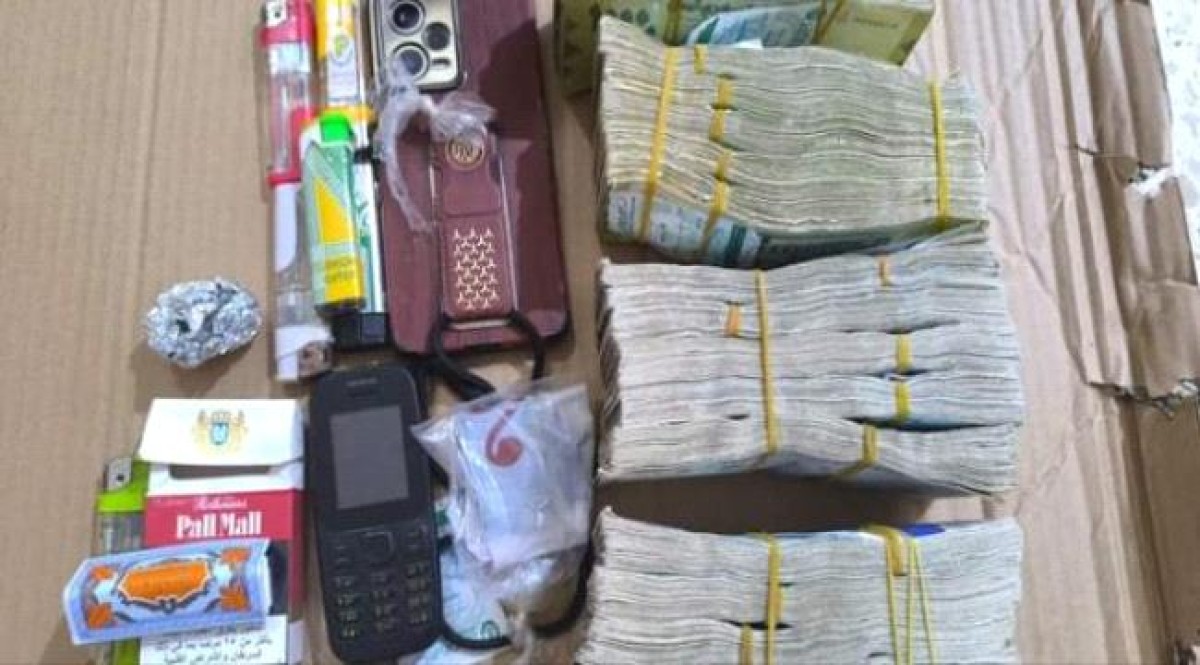 Hadhramaut police arrest a gang that stole two million riyals