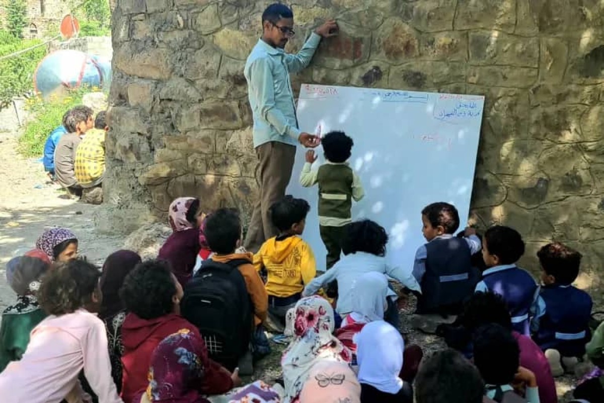 في يومهم العالمي.. معلمو اليمن يواجهون أزمات معقدة