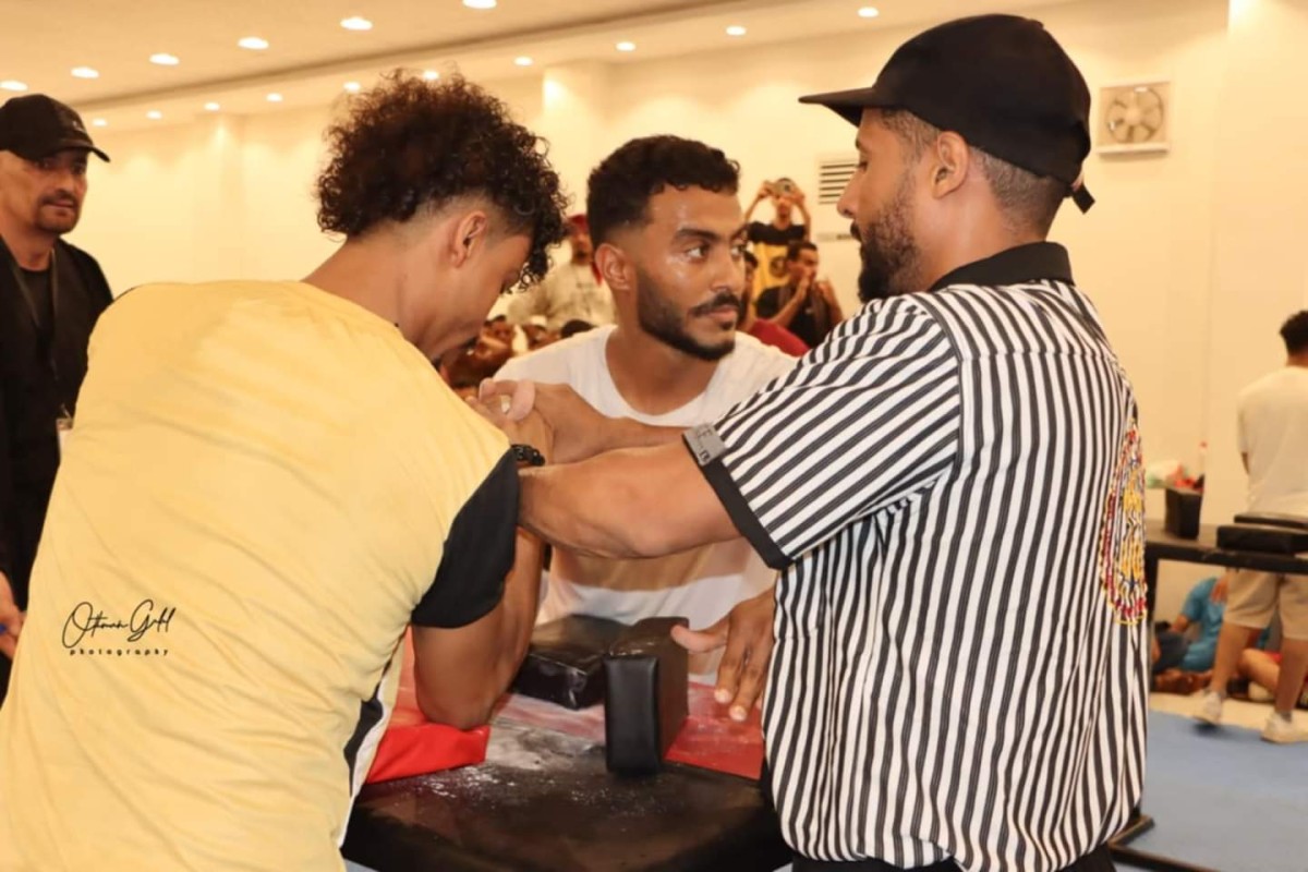 Strong competitions in the “Al-Rast” arm wrestling tournament for the provincial champions