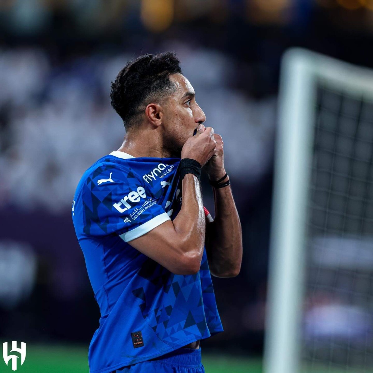 الهلال يتخطى الفيحاء بثلاثية ويبتعد بصدارة الدوري السعودي