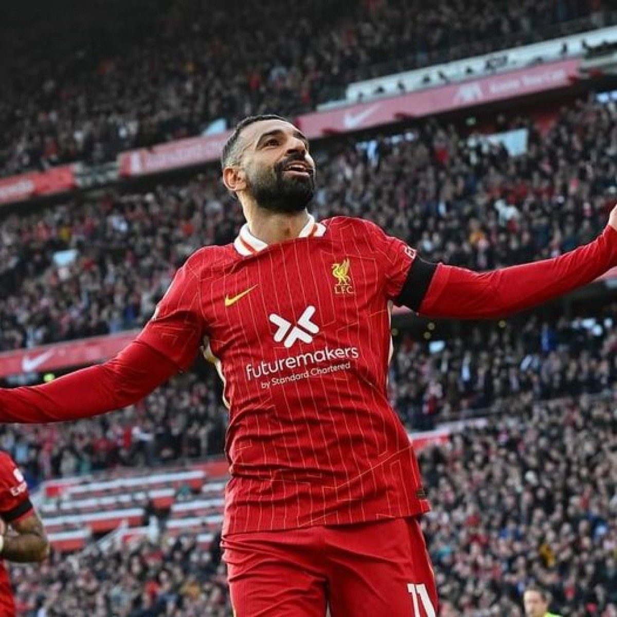 محمد صلاح يعيد ليفربول للصدارة بهدف وتمريرة حاسمة أمام تشيلسي