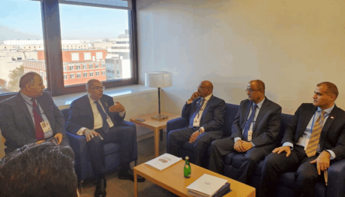 The Minister of Finance and the Governor of the Central Bank meet with senior IMF officials in Washington