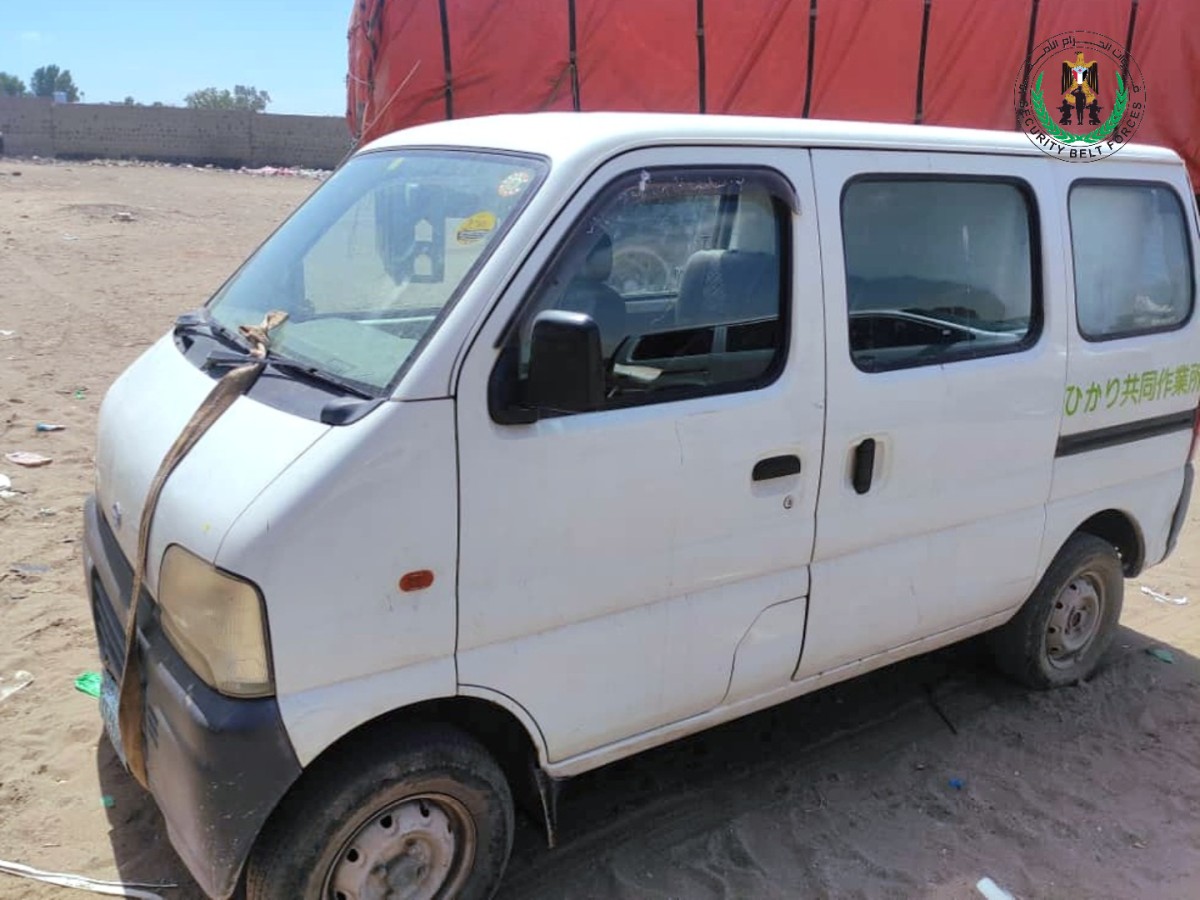 The Security Belt recovers a bus hours after it was stolen in Lahj Governorate