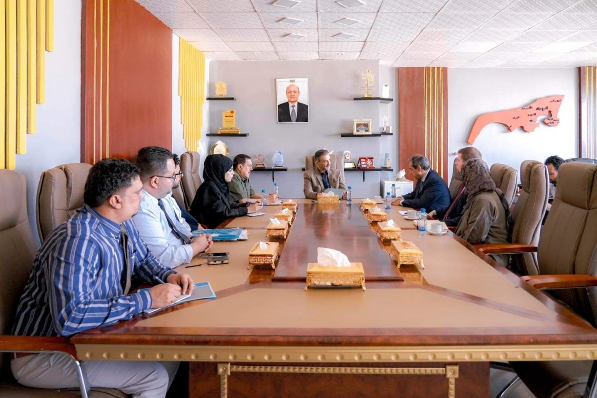 Lamlas discusses with the Deputy UN Envoy the effects of politicization of the economy on the living situation in Aden