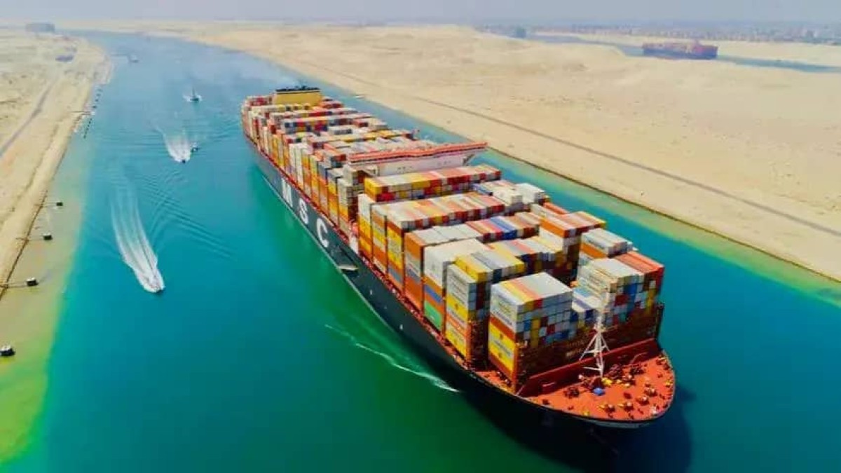 Due to the Houthi attacks, international shipping companies continue to avoid passage through the Suez Canal