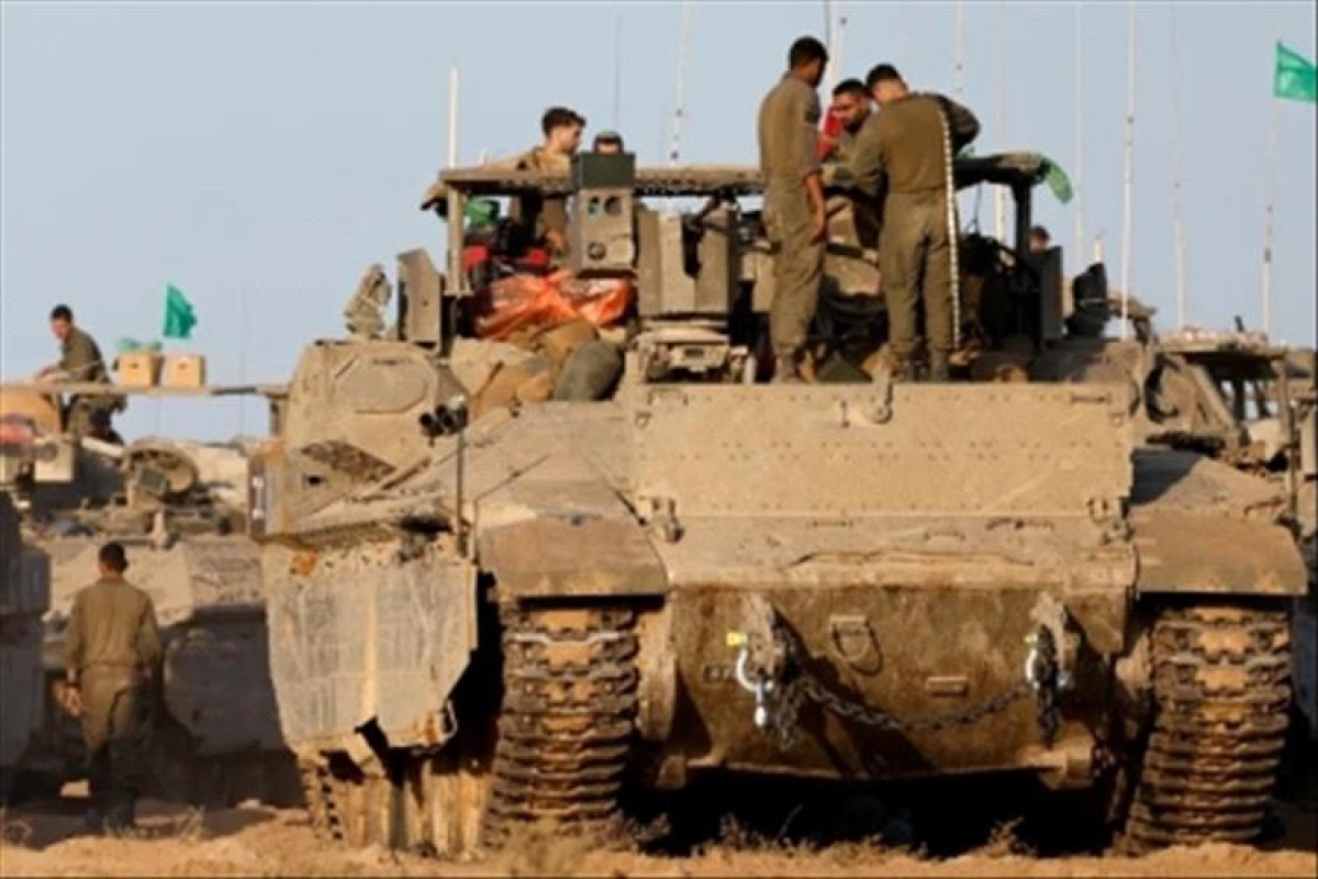 The Israeli army confirms the killing of 5 of its soldiers in Gaza and Lebanon.