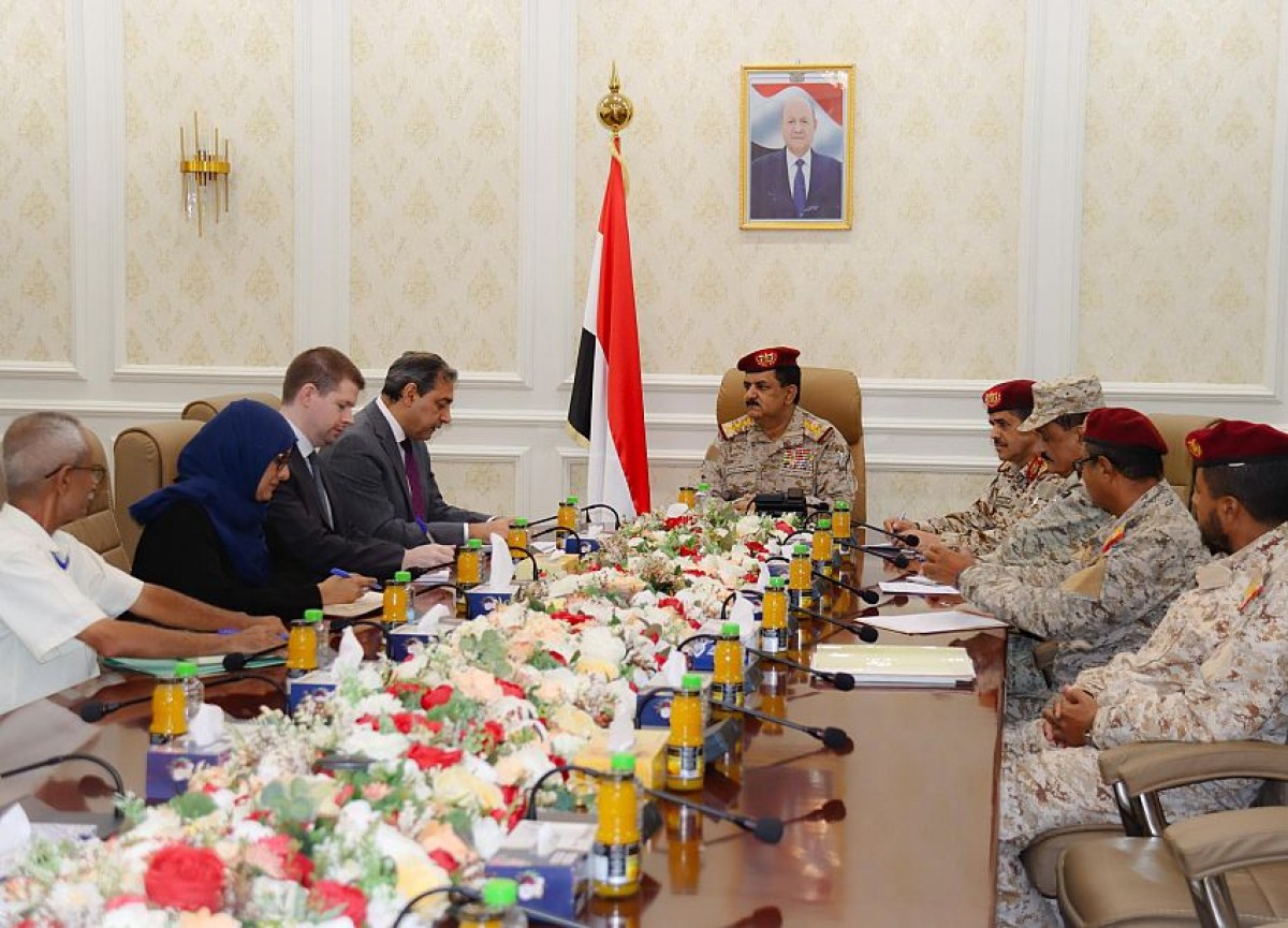 The Minister of Defense discusses with the Deputy UN Envoy the continued Houthi attacks on shipping routes