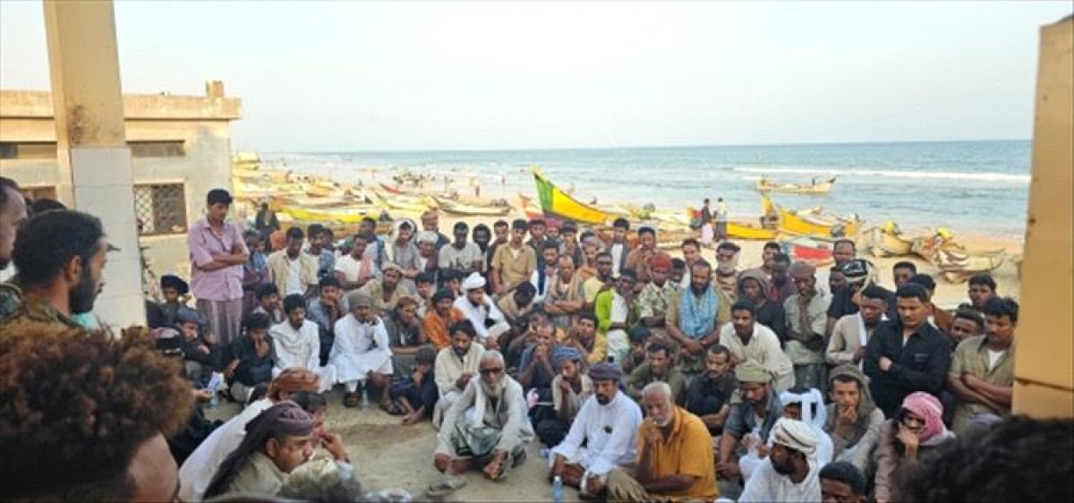 Banning night fishing in Mahra and forming a committee to monitor violators