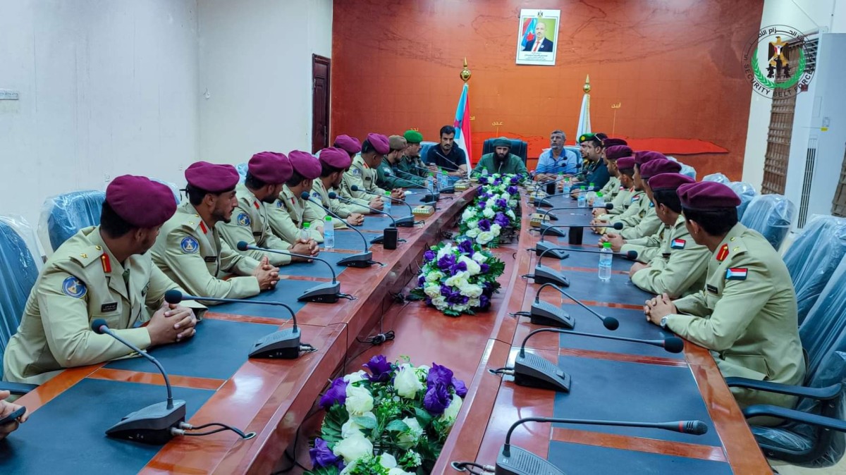 Brigadier General Mohsen Al-Wali receives graduates of Zayed College who are members of the Security Belt