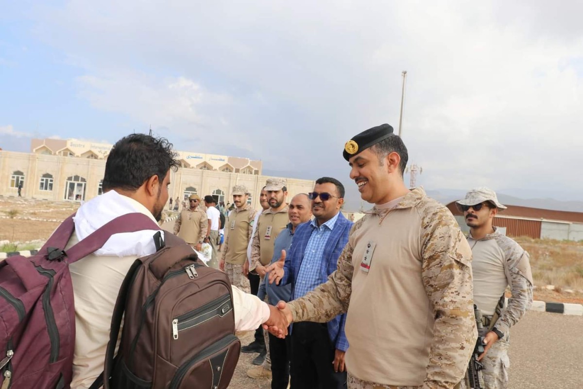 Saudi airlines transport 280 citizens between Hadramaut and Socotra