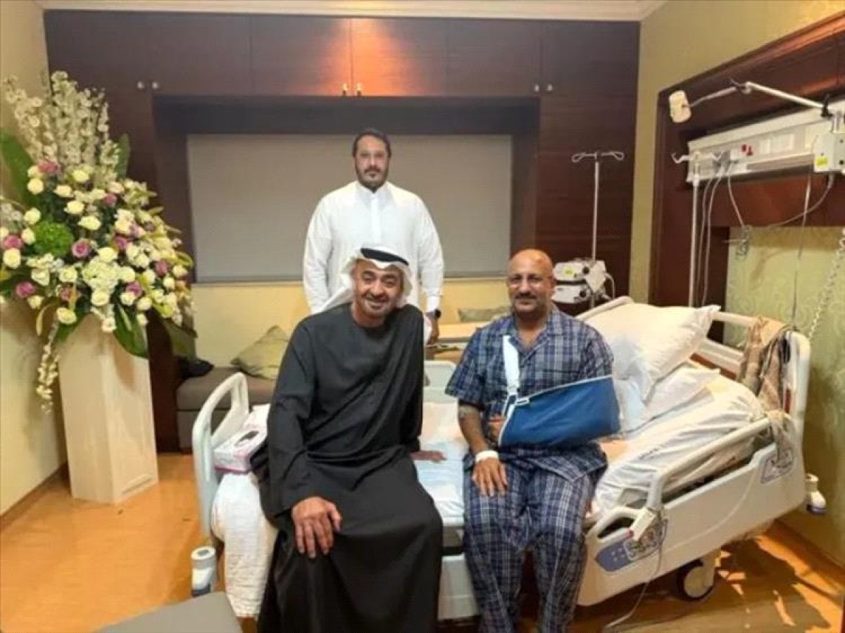 The Emirati President visits Tariq Saleh to check on his health condition