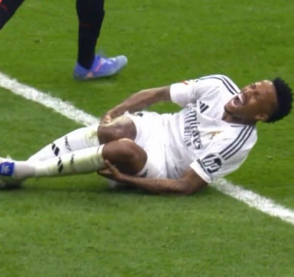 His season is over.. Real Madrid announces details of Militao's injury