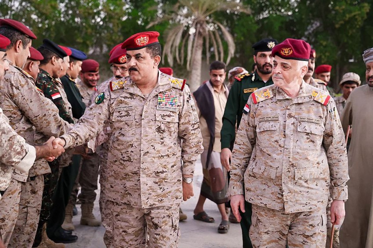 The Minister of Defense and the Governor of Hadhramaut offer condolences to the coalition forces in Sayun