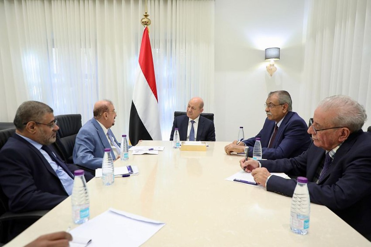 Al-Alimi discusses the latest developments in the situation with the Speaker of the House of Representatives