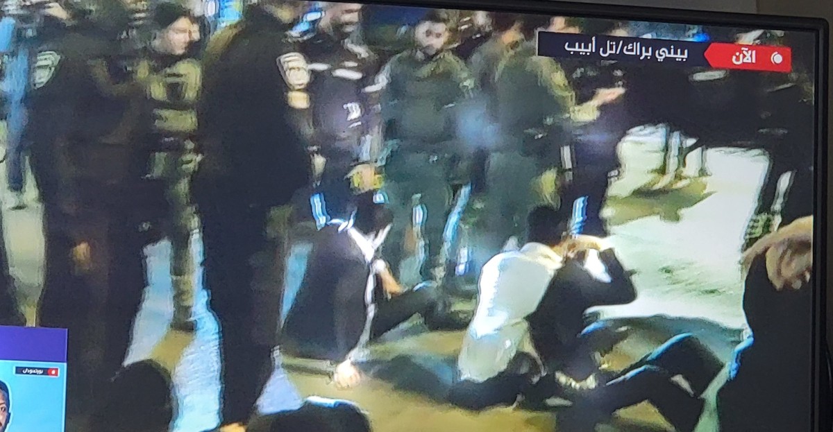 "Haredim" revolt against the decision to conscript them...demonstrations turn into clashes