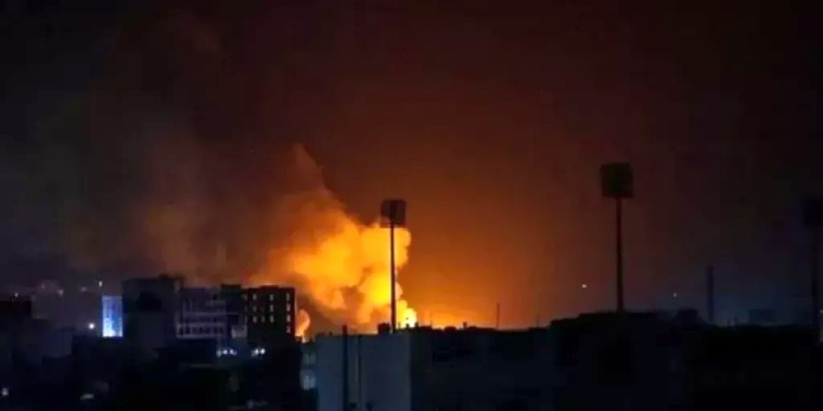 Air strikes hit Houthi sites in Yemen for the second time today, Saturday... Details