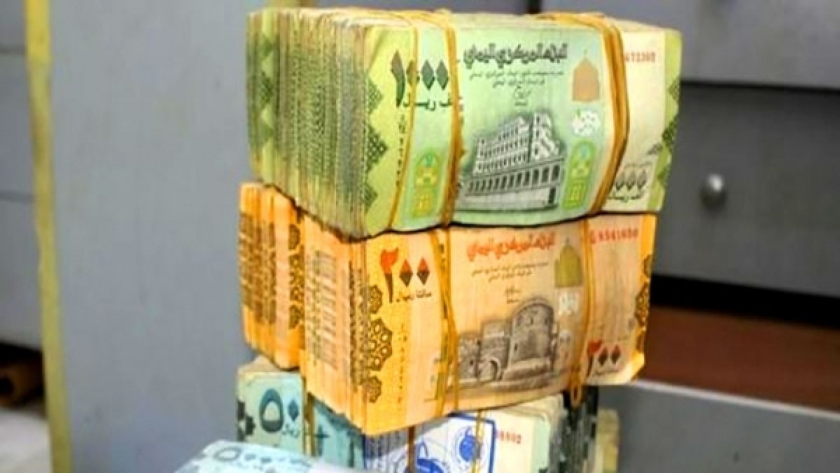 The continued deterioration of the value of the Yemeni riyal against foreign currencies