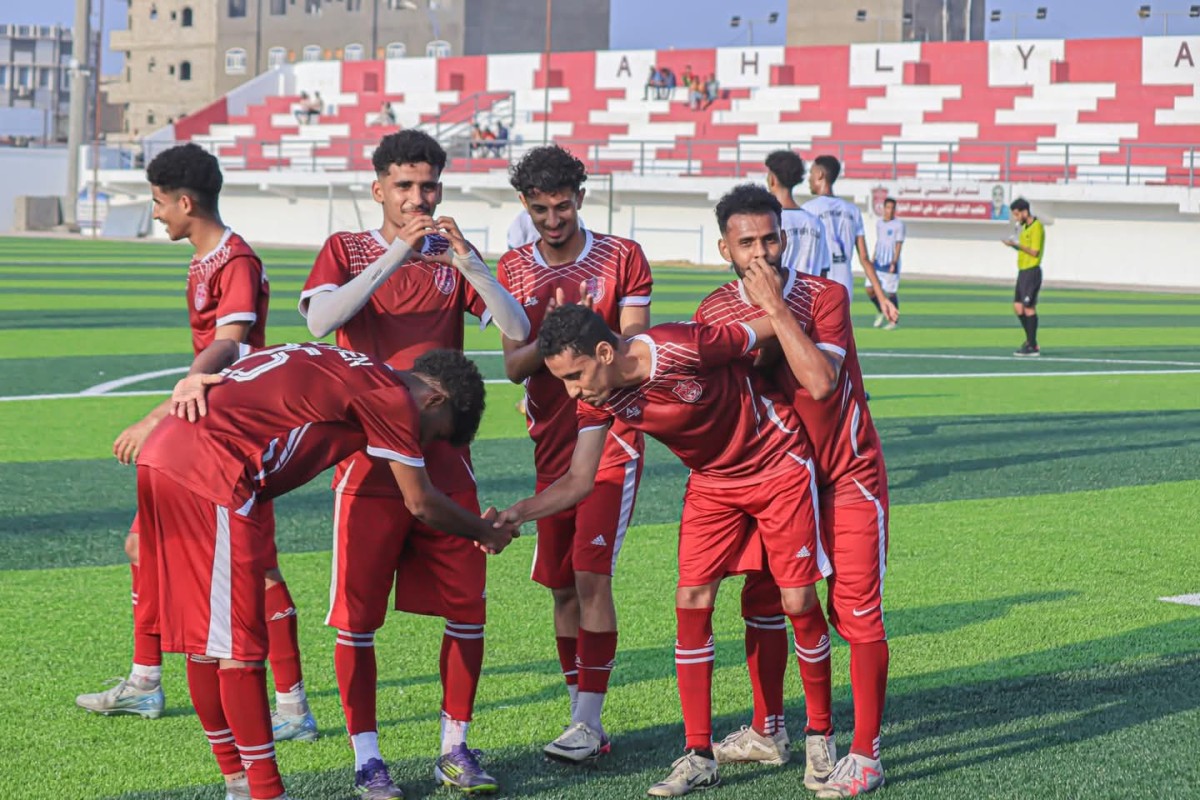 By five .. the people of Aden exceed the port in the Aden Premier League