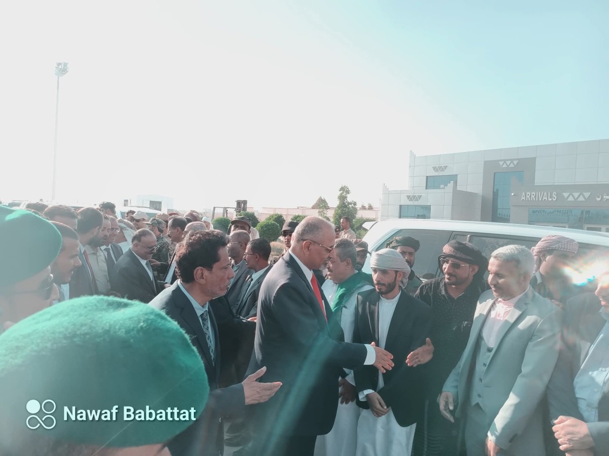 Al -Zubaidi leaves Shabwa heading to Al -Mahra as part of an inspection tour of the southern governorates