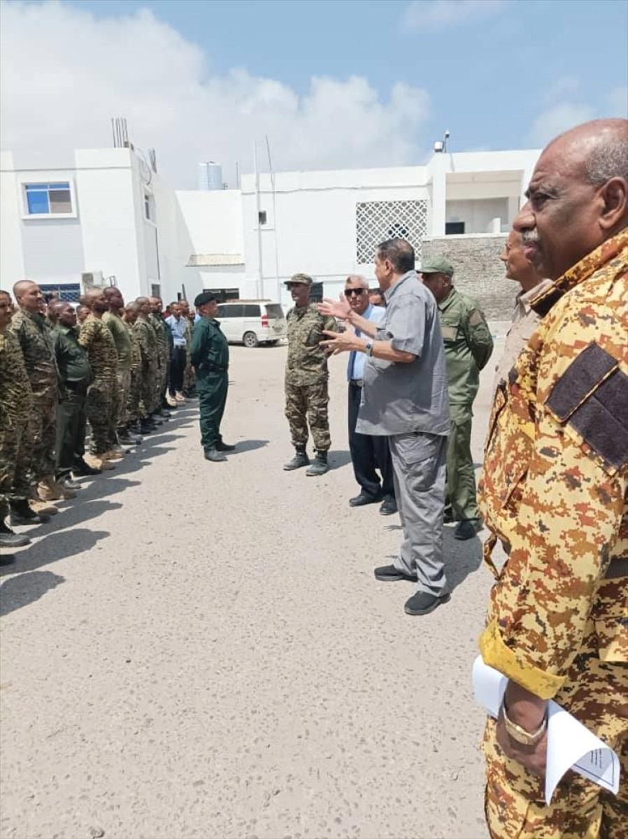 Aden Security Director meets the training batch and emphasizes the importance of benefiting from police and legal sciences
