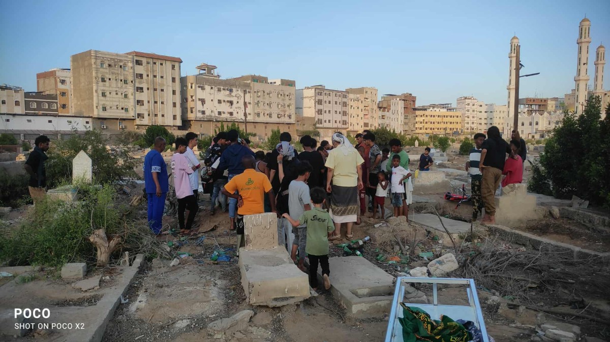 After 4 months and despair of the murderer's arrest .. The family of the teacher Nisreen is burying her