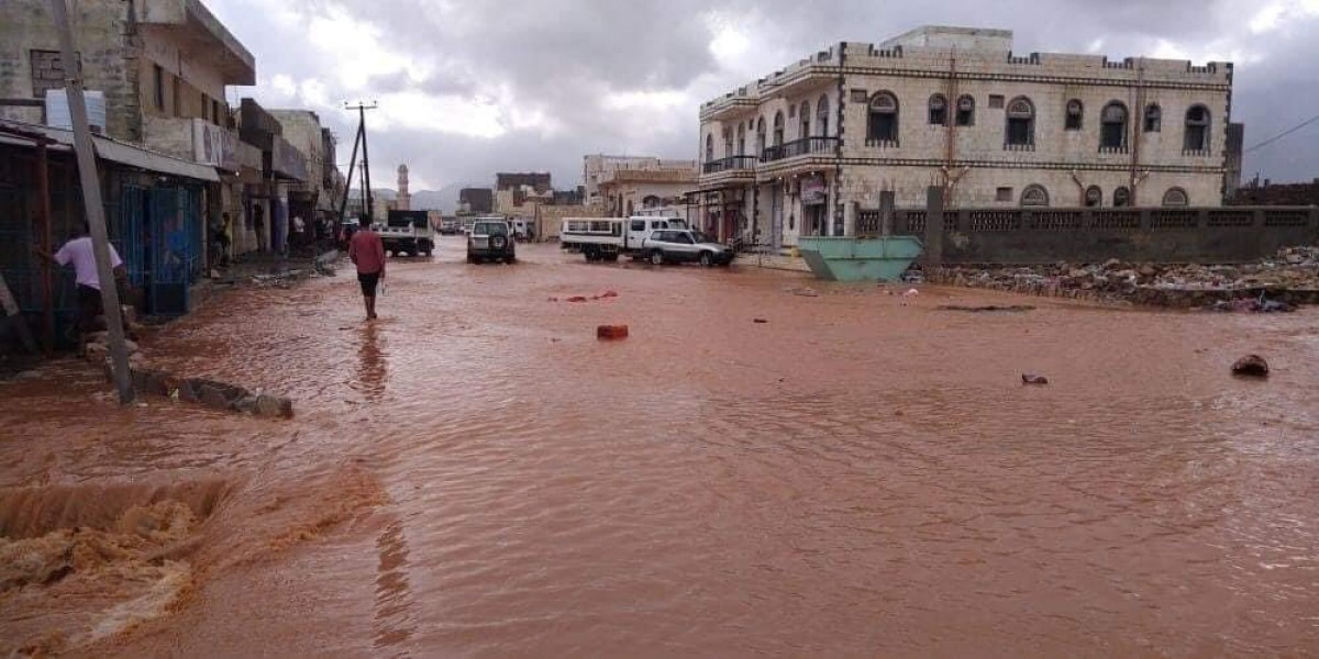 Meteorology of skilled warns citizens of Hurricane Makono