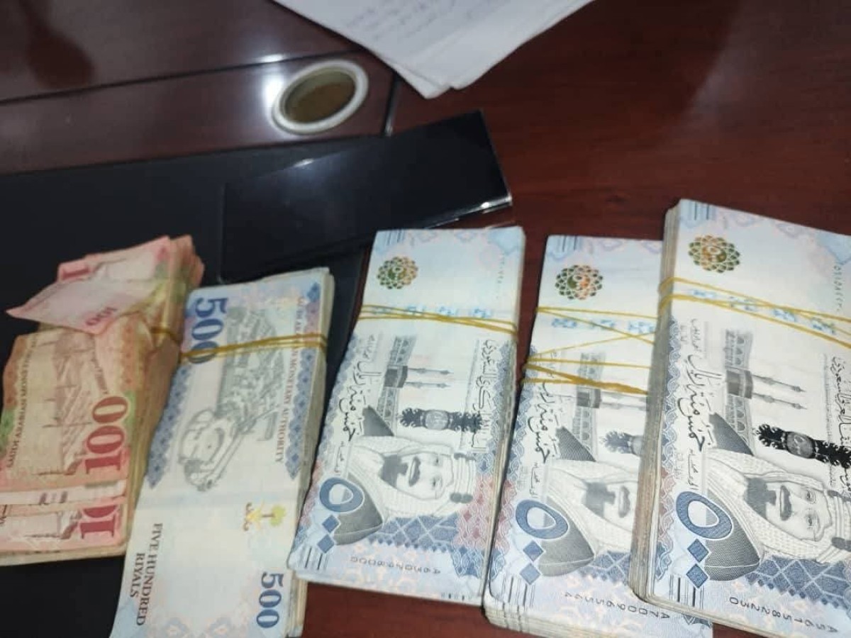 القبض على متهم بسرقة 220 ألف ريال سعودي خلال عملية نوعية خاطفة بعدن