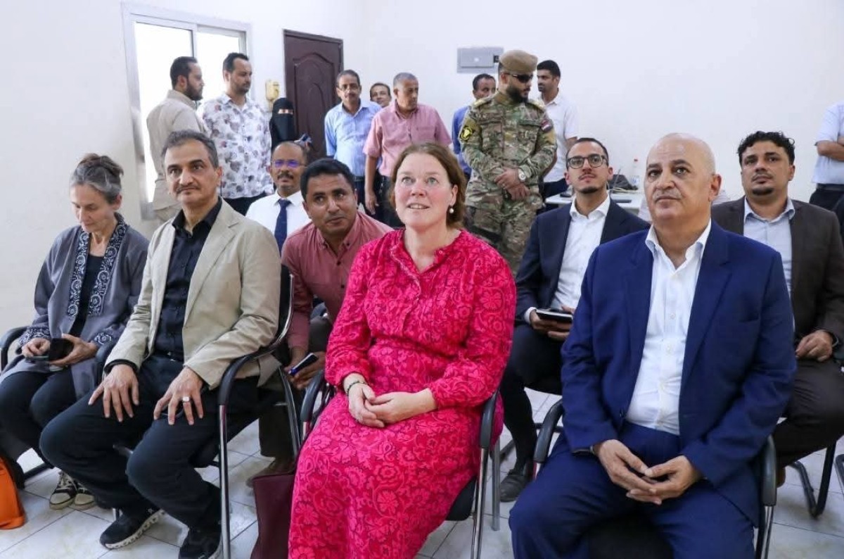 Al -Sharjabi, Lams, and the Deputy Minister of Cooperation in the Dutch Foreign Ministry, see the conditions of water in Aden