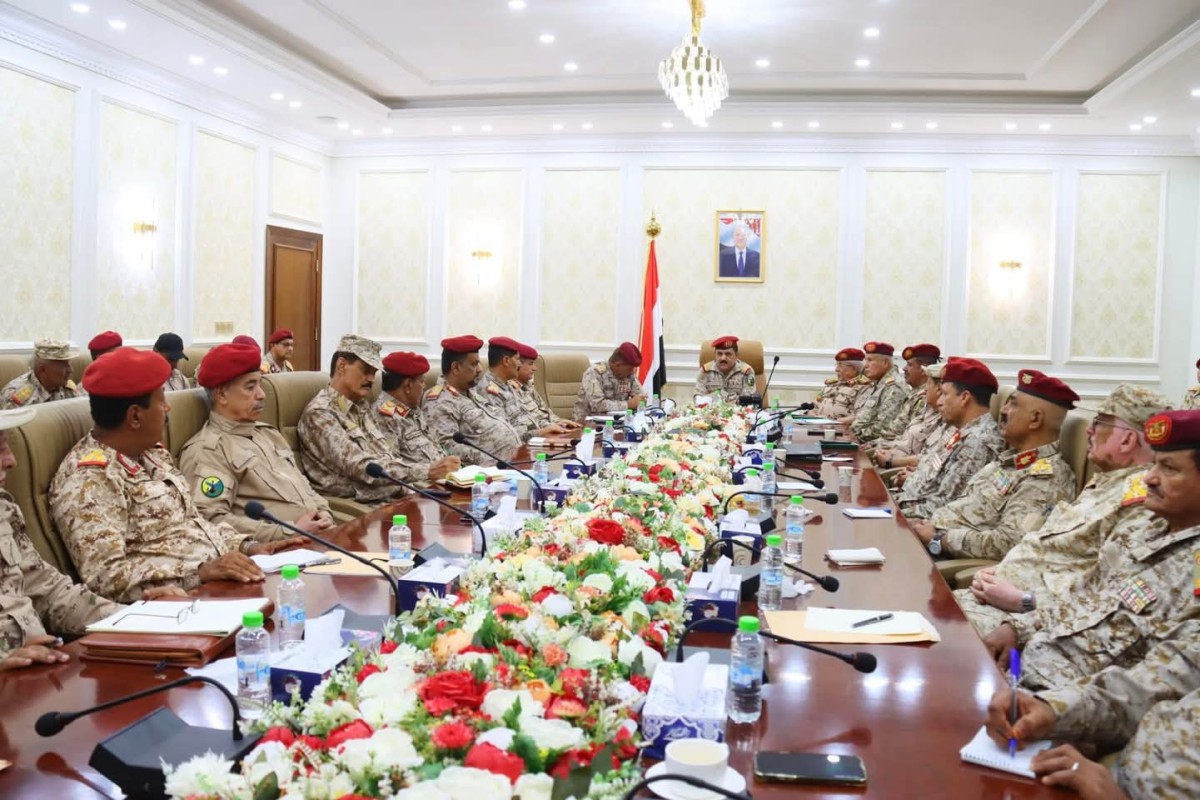 The Al -Daari team chairs an expanded meeting to lead the Ministry of Defense, heads of bodies and directors of departments
