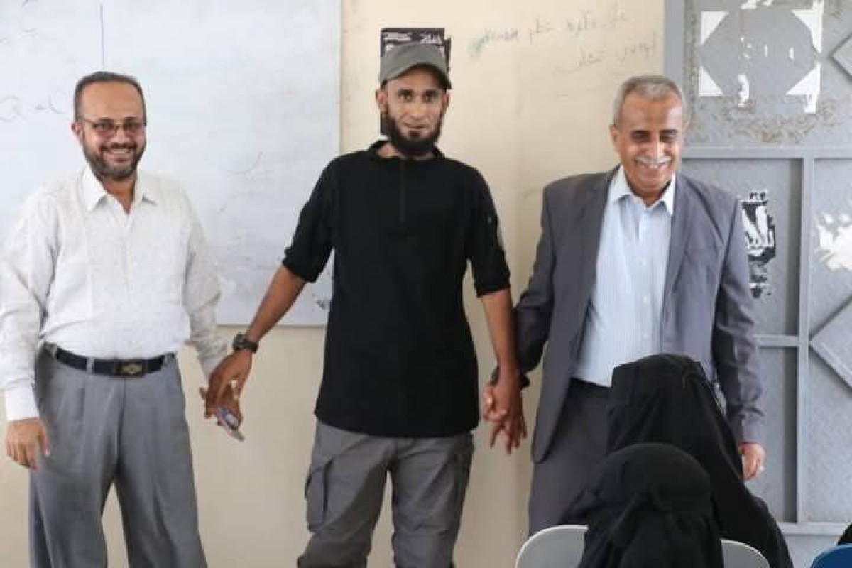 زيارة قائد أمني لجامعة أبين تثير موجة انتقادات واسعة
