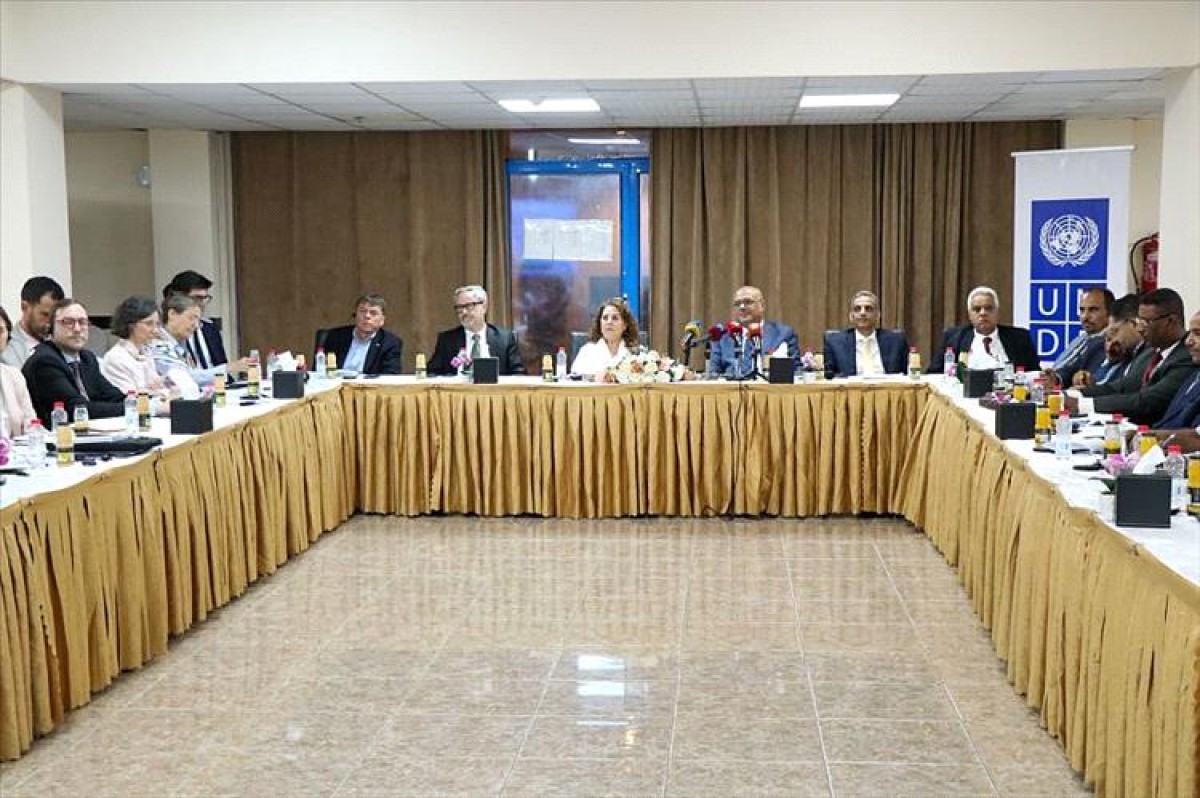 The Yemeni government calls for mobilization of funds to support the electronic payment system in the central bank
