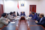 A government meeting headed by Ben Brik discusses solutions to the electricity crisis.